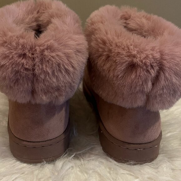 Like New Beautiful SO mauve faux fur boots - Picture 2 of 9
